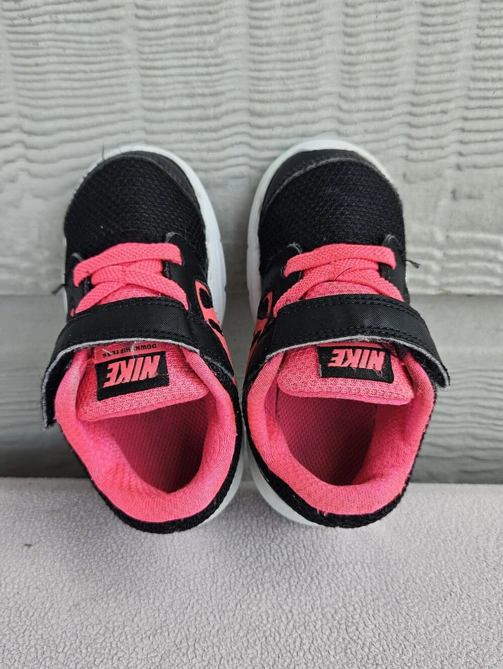 Nike Downshifter 6 Hook & Loop Sneaker Toddler SZ 6C Pink Black 685164-001